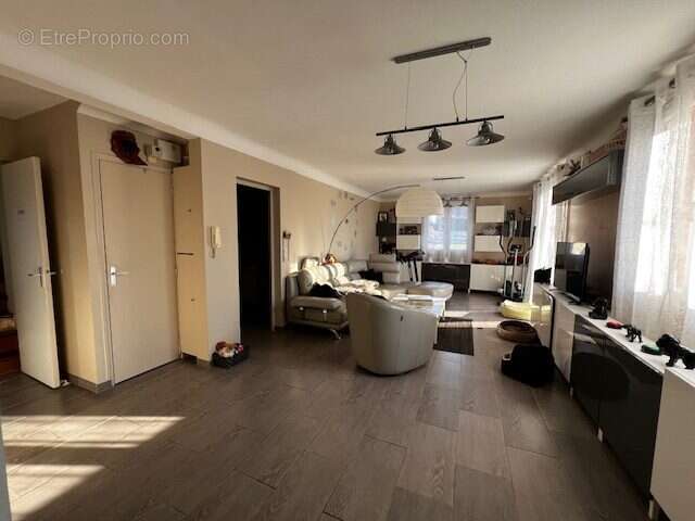 Maison à VERT-SAINT-DENIS