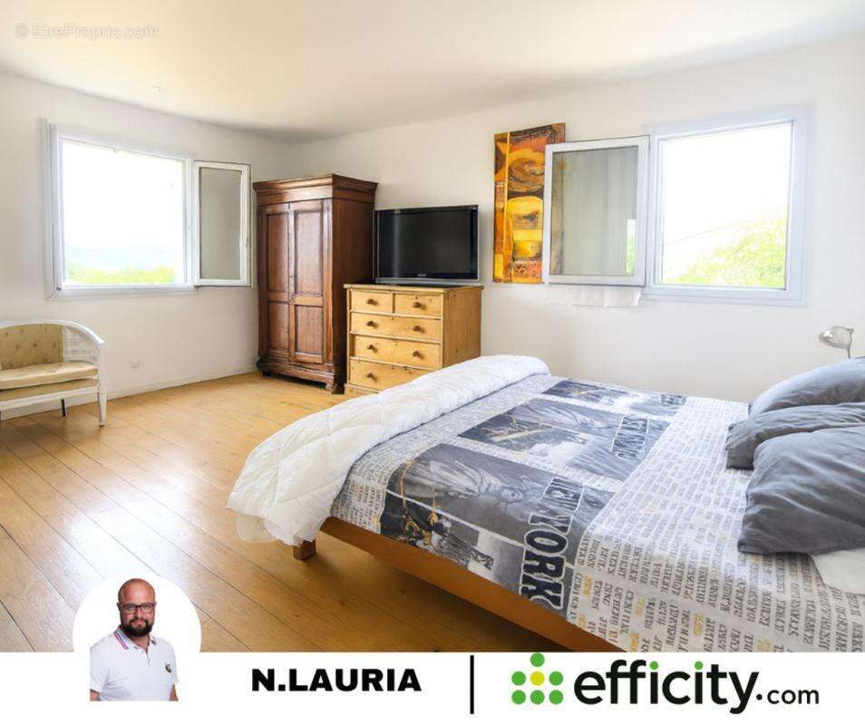 Maison à LE PUY-SAINTE-REPARADE