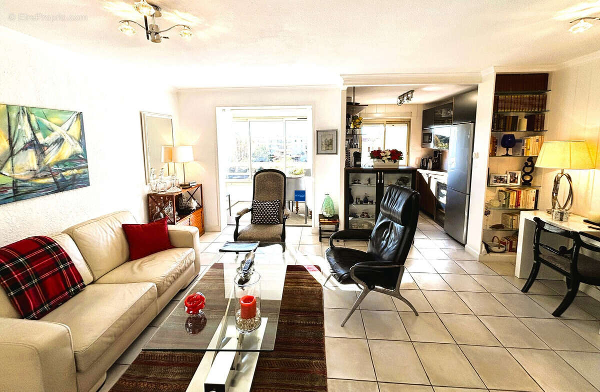 Appartement à LA LONDE-LES-MAURES