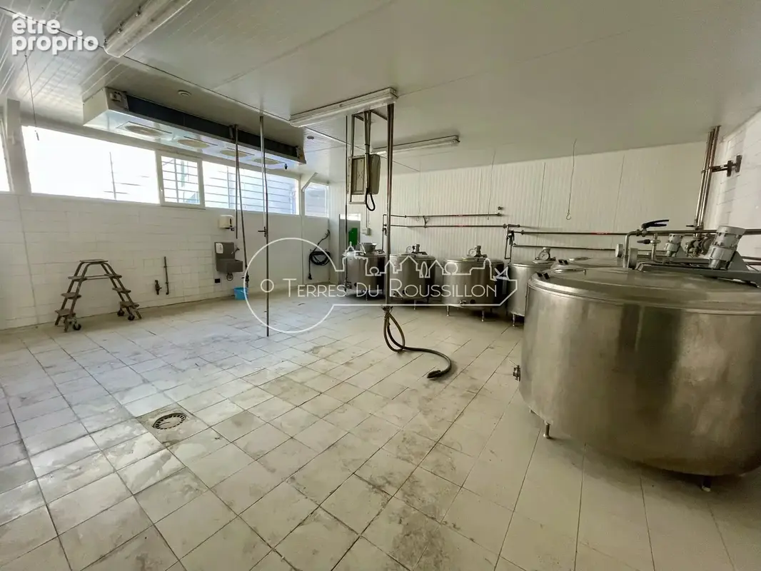Entrepot spacieux 1531 m2 avec chambres froides polygone nord - photo 5