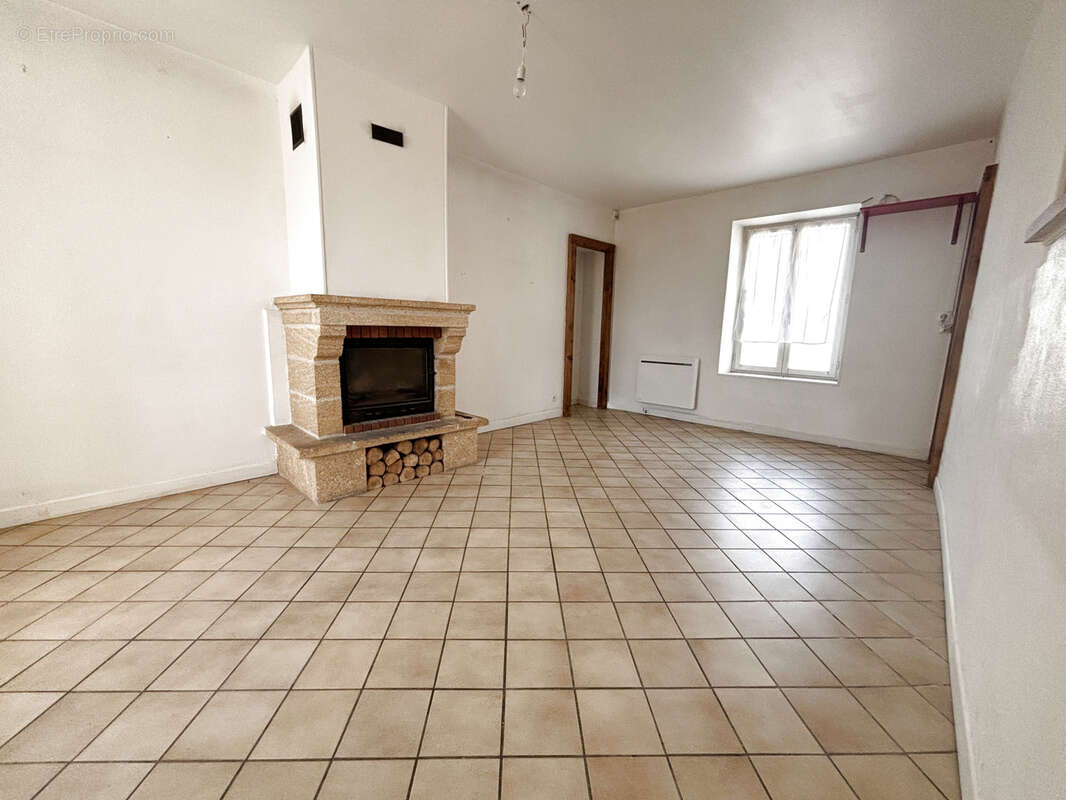 Maison à THIERS-SUR-THEVE