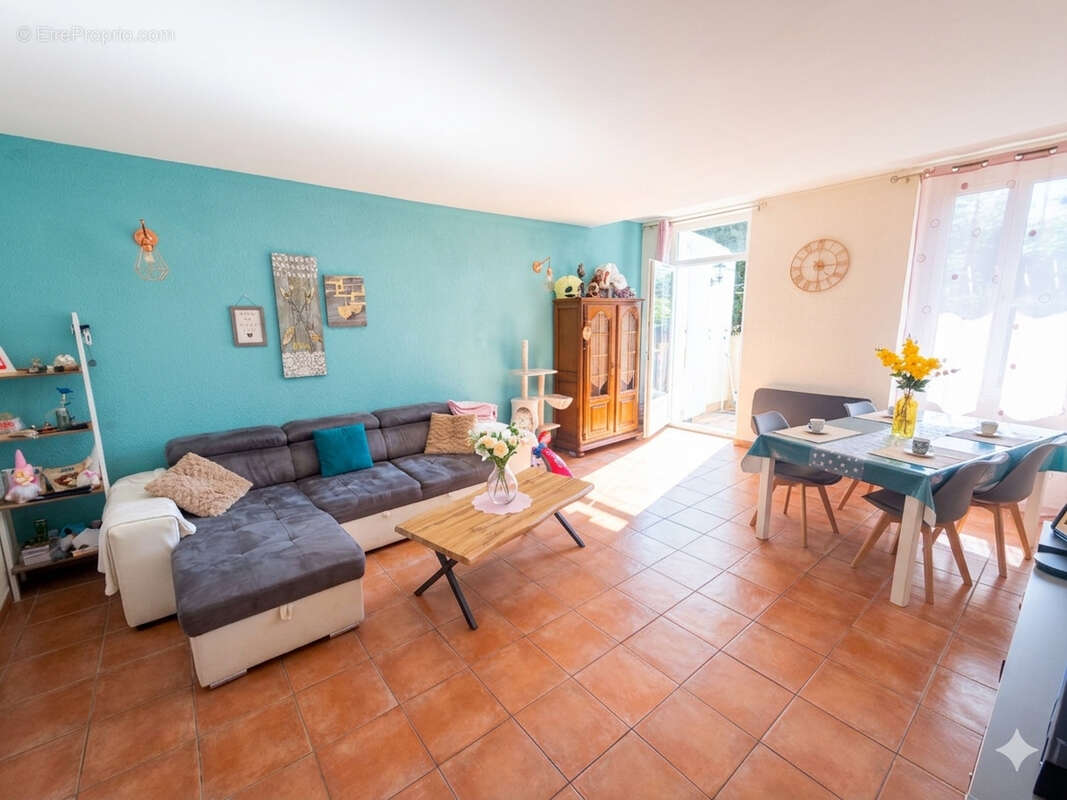 Appartement à SIGNES
