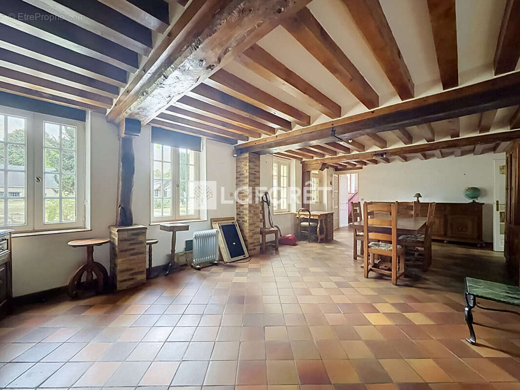 Maison à AUBEVOYE
