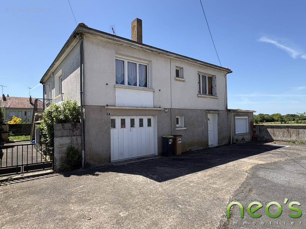 Maison à BEGROLLES-EN-MAUGES