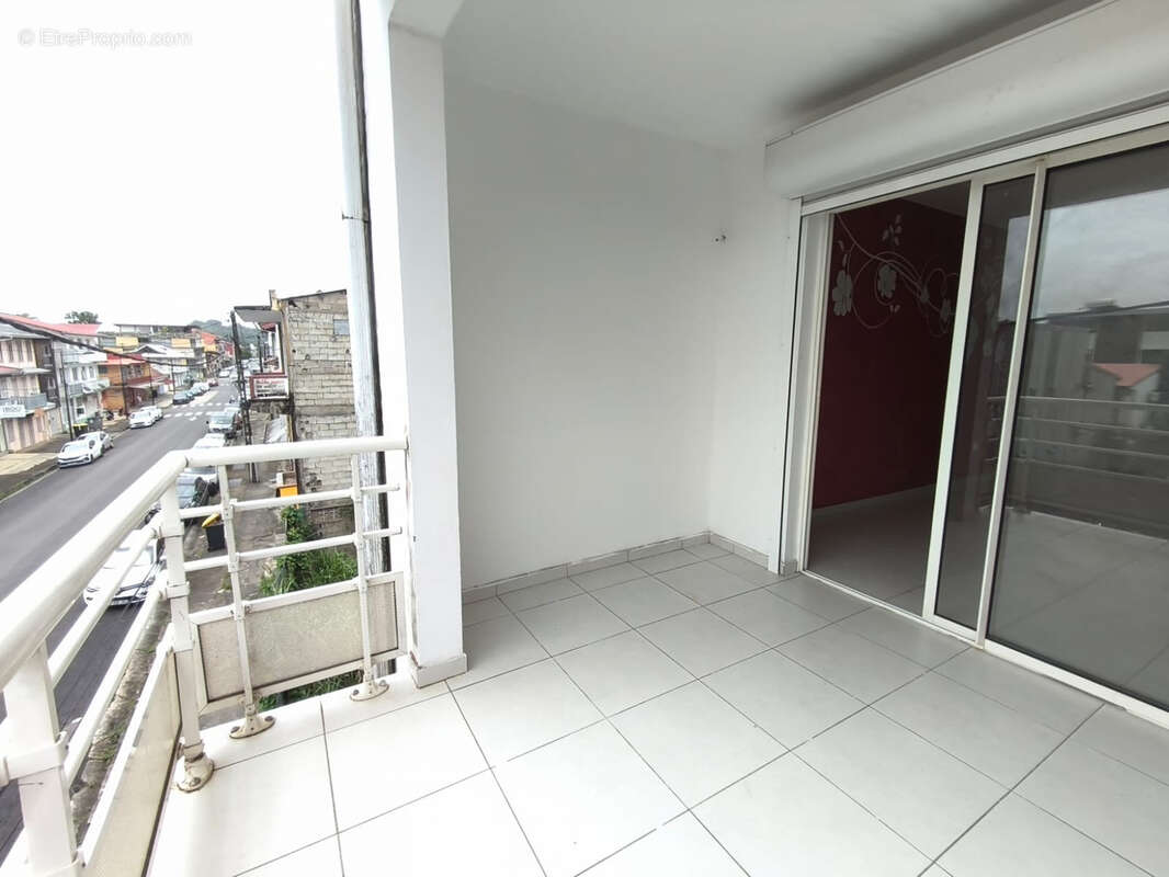 Appartement T2 avec ascenseur - 47m2 - centre-ville de CAYENNE - photo 10