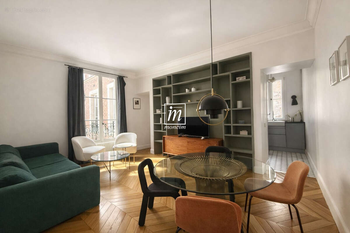 Appartement à PARIS-8E