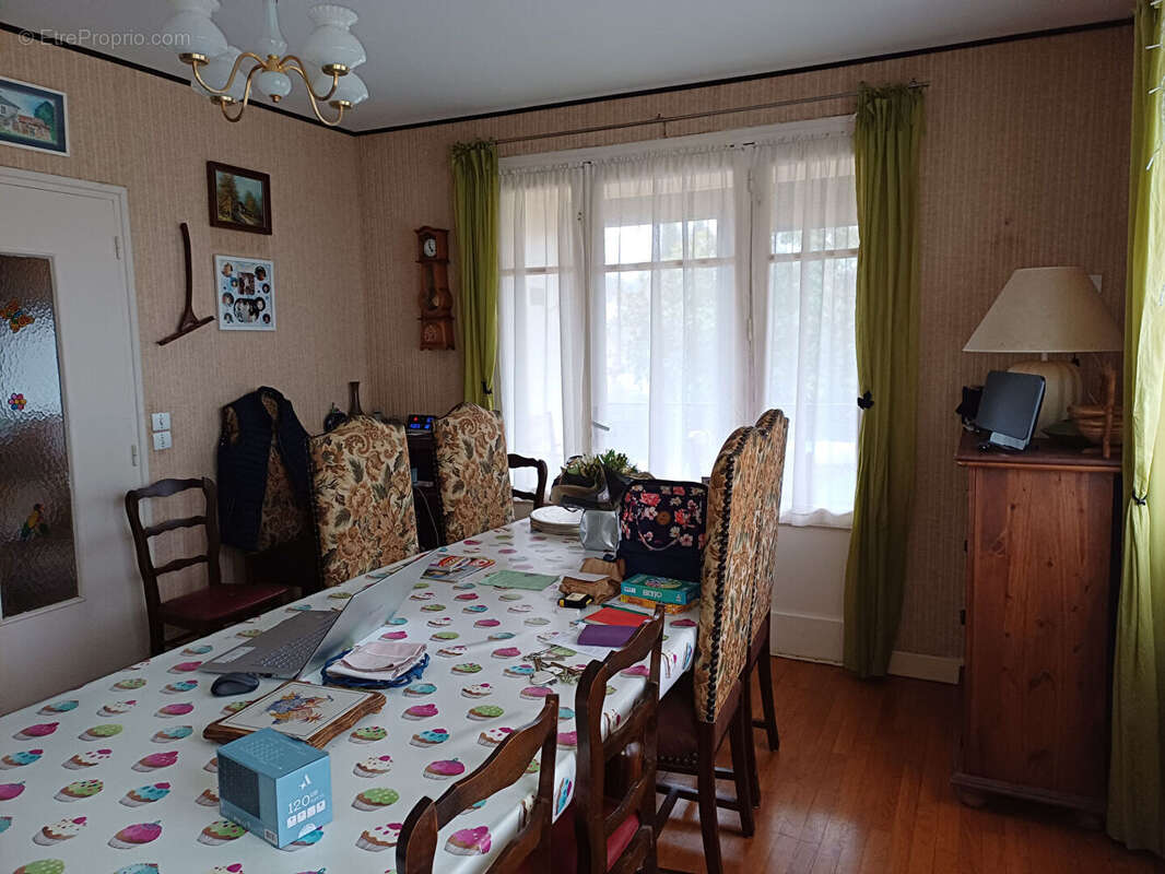 Maison à LACAPELLE-MARIVAL