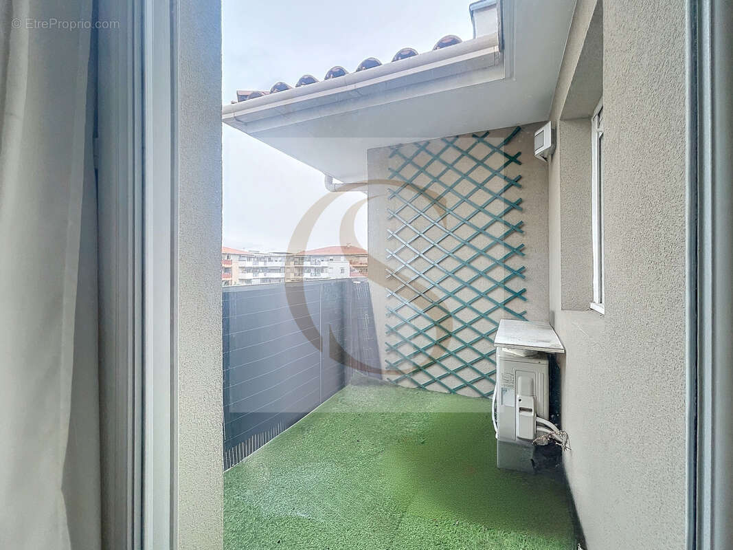 Appartement à PUGET-SUR-ARGENS