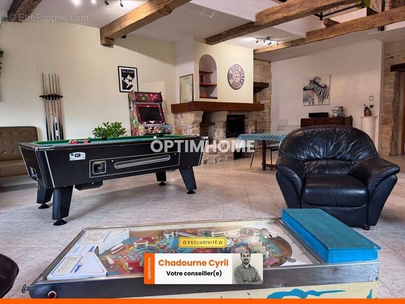 Maison à JAVERLHAC-ET-LA-CHAPELLE-SAINT-ROBERT