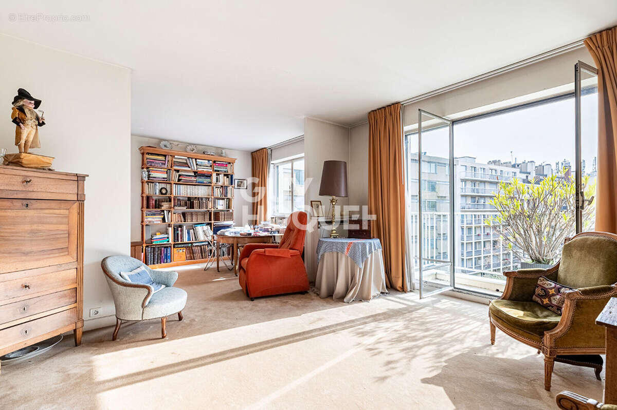 Appartement à PARIS-15E