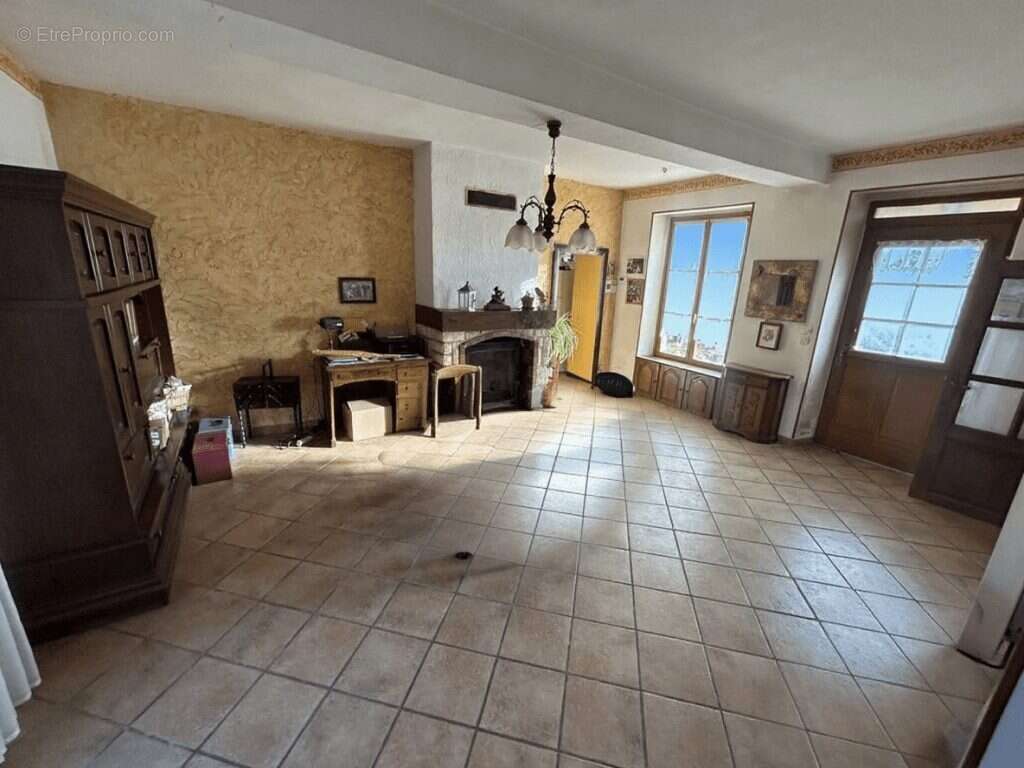 Maison à LAIGNEVILLE