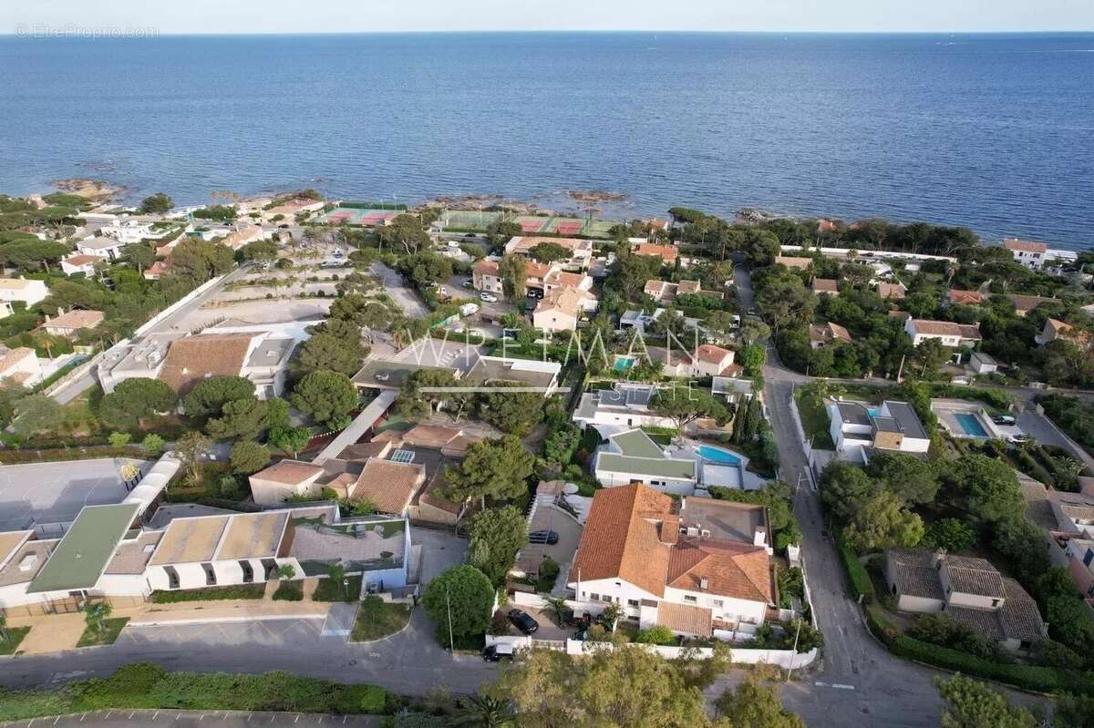 Maison à LES ISSAMBRES