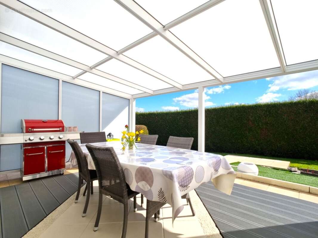 Maison 101 m² à Gennes  - photo 2