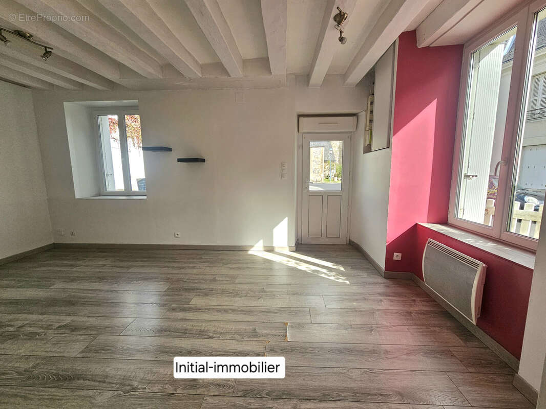 Maison à BEAUMONT-LA-RONCE