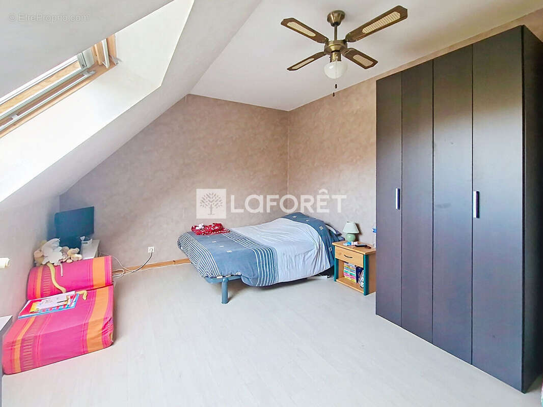 Maison à SAINT-SEBASTIEN-DE-MORSENT