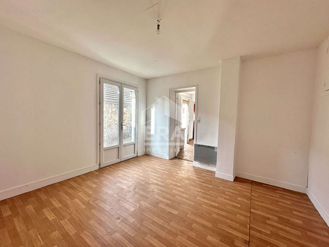 Maison à LORREZ-LE-BOCAGE-PREAUX