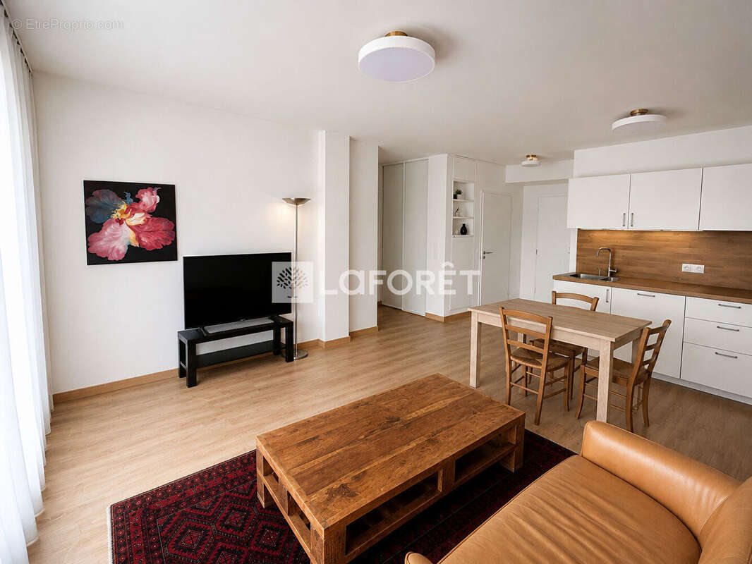 Appartement à LAMORLAYE