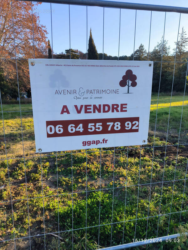 Terrain à SAINT-CHAMAS