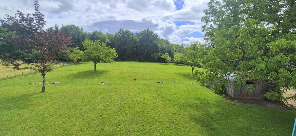 Maison 100 m² à Varennes-Saint-Sauveur  - photo 3