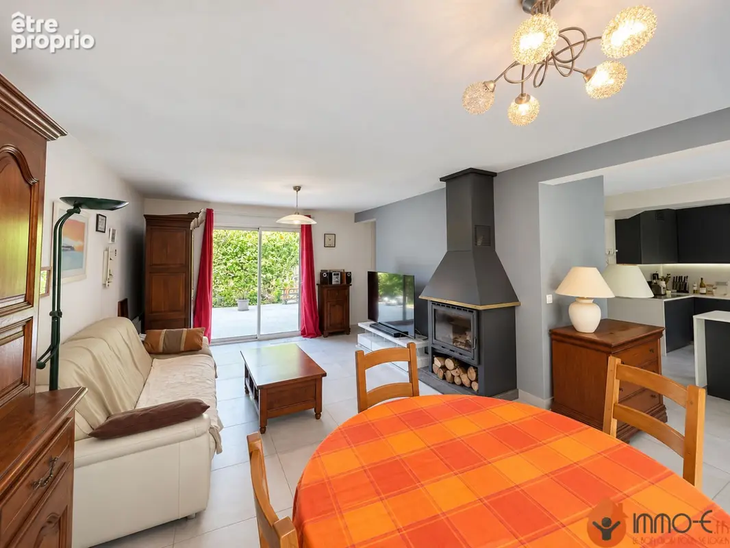 Maison 140 m² à Conde-Sainte-Libiaire  - photo 4