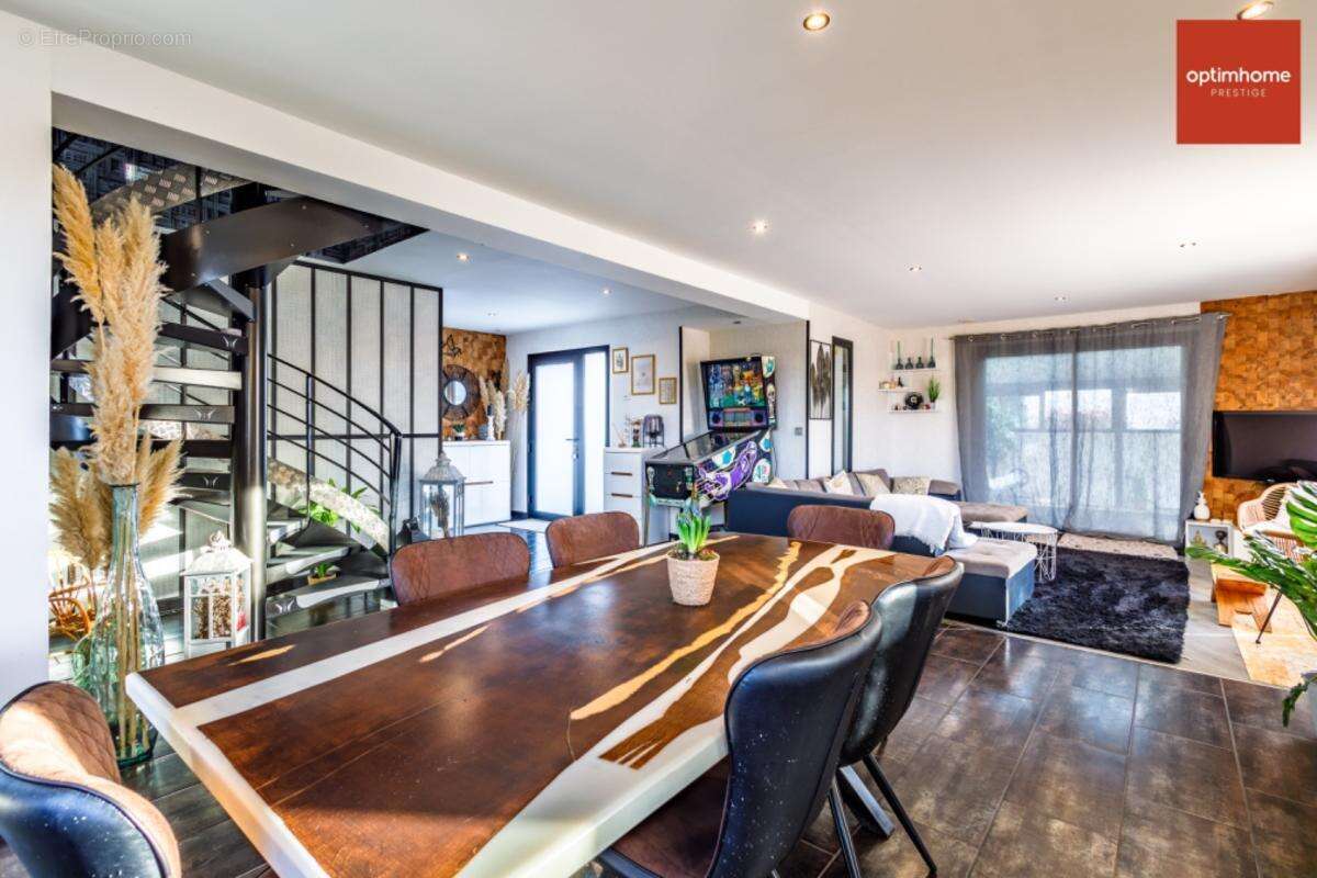 Magnifique maison contemporaine de 300 m² avec piscine intérieure et 5 chambres - photo 7