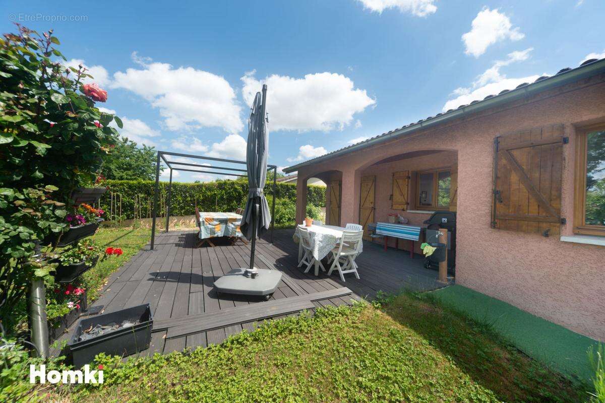 Maison à MEZERIAT