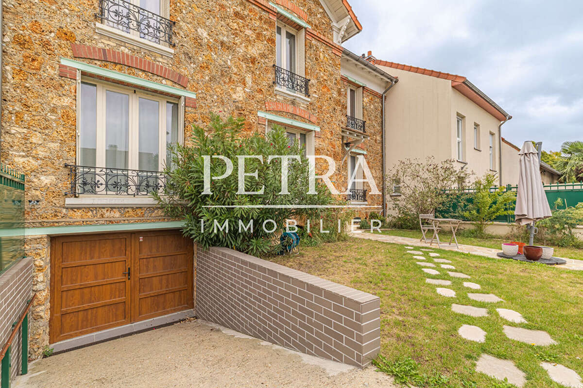 Maison à L&#039;HAY-LES-ROSES