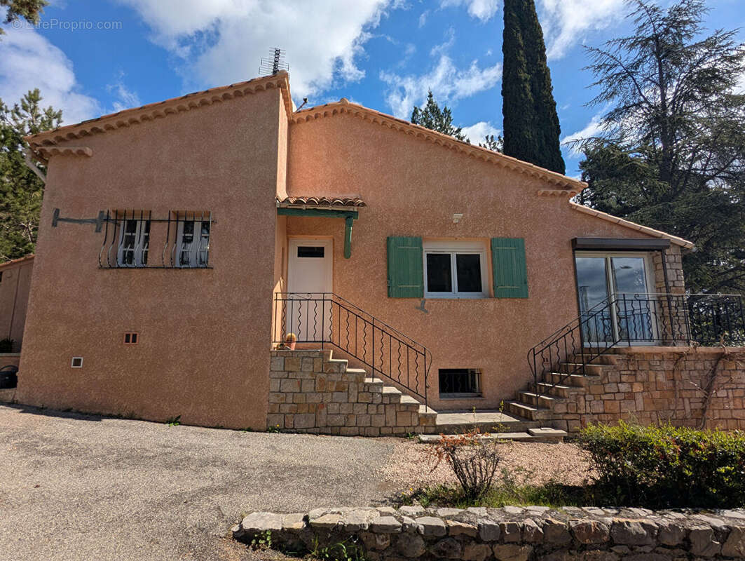 Maison à VILLECROZE