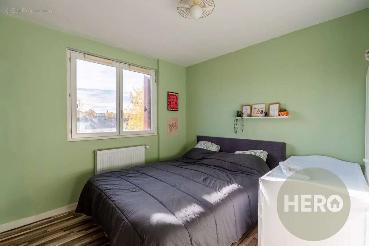 Appartement à LES CLAYES-SOUS-BOIS