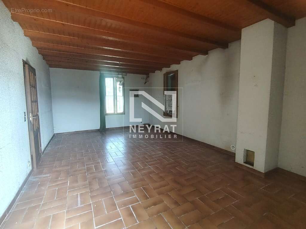 Maison de campagne de 131m² à rénover sur terrain de plus 1,5 hectare - photo 5