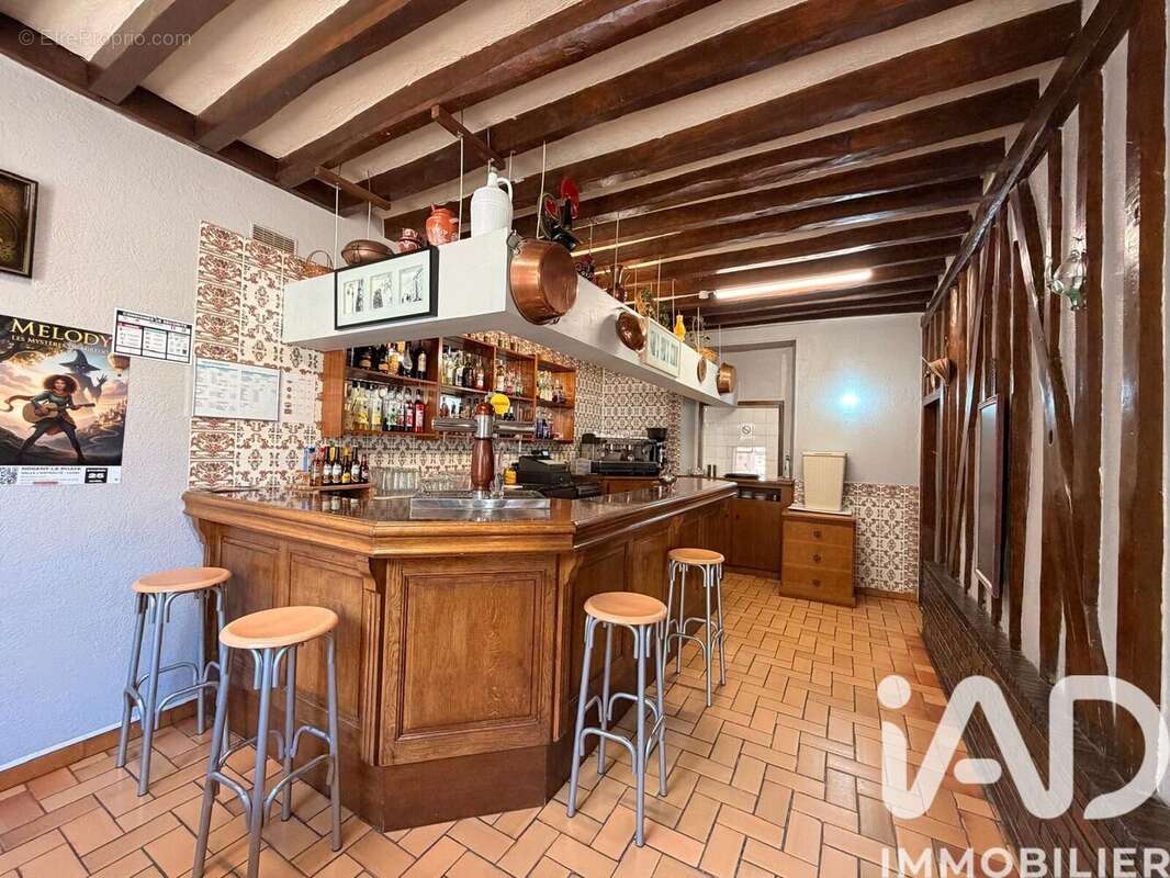 Commerce 321 m² à Jouy  - photo 5