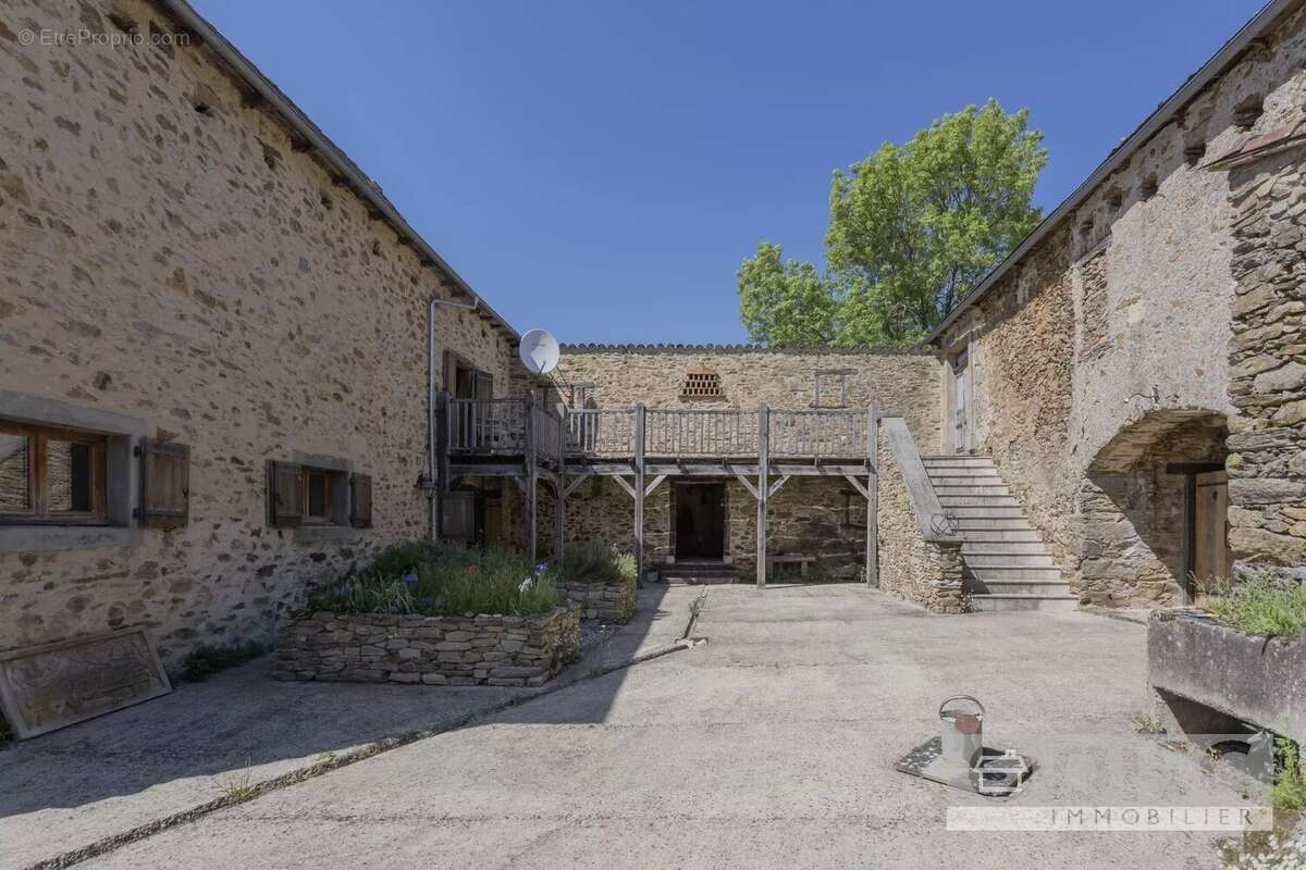 Maison à MONTIRAT