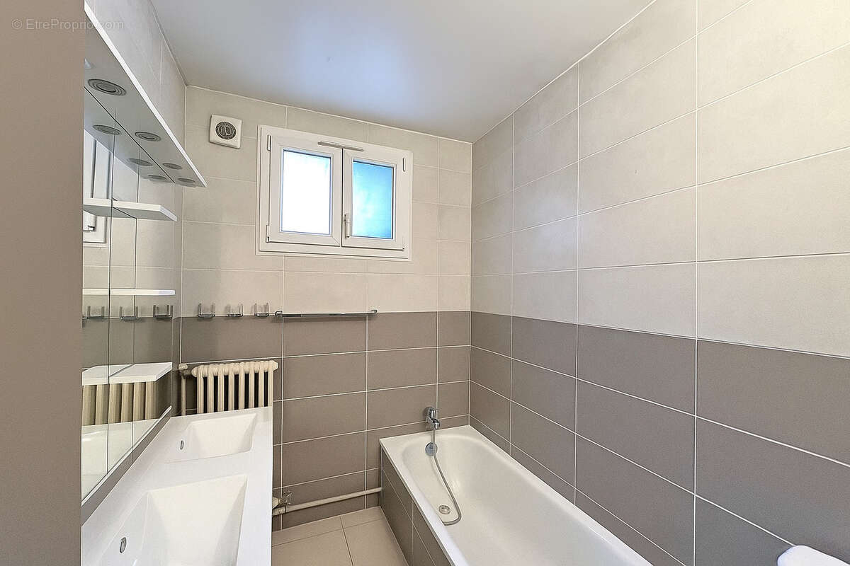 Appartement à PELISSANNE