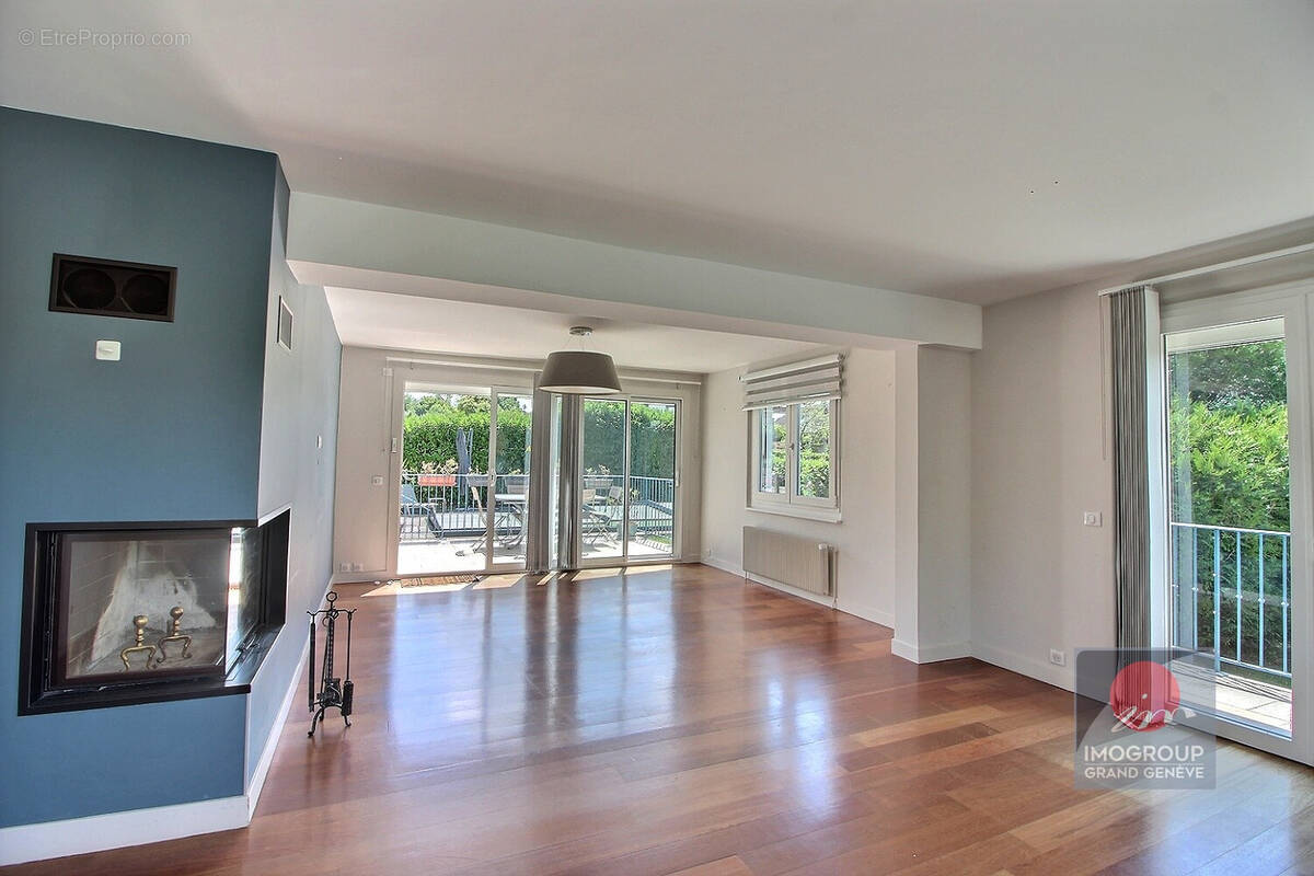 Maison à CHENS-SUR-LEMAN