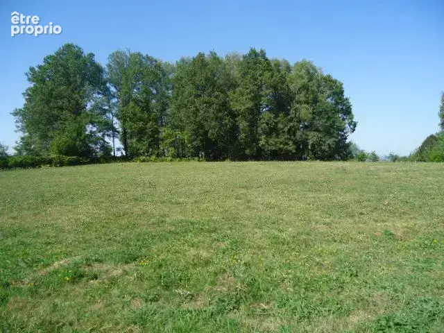 Terrain à ARNAC-POMPADOUR