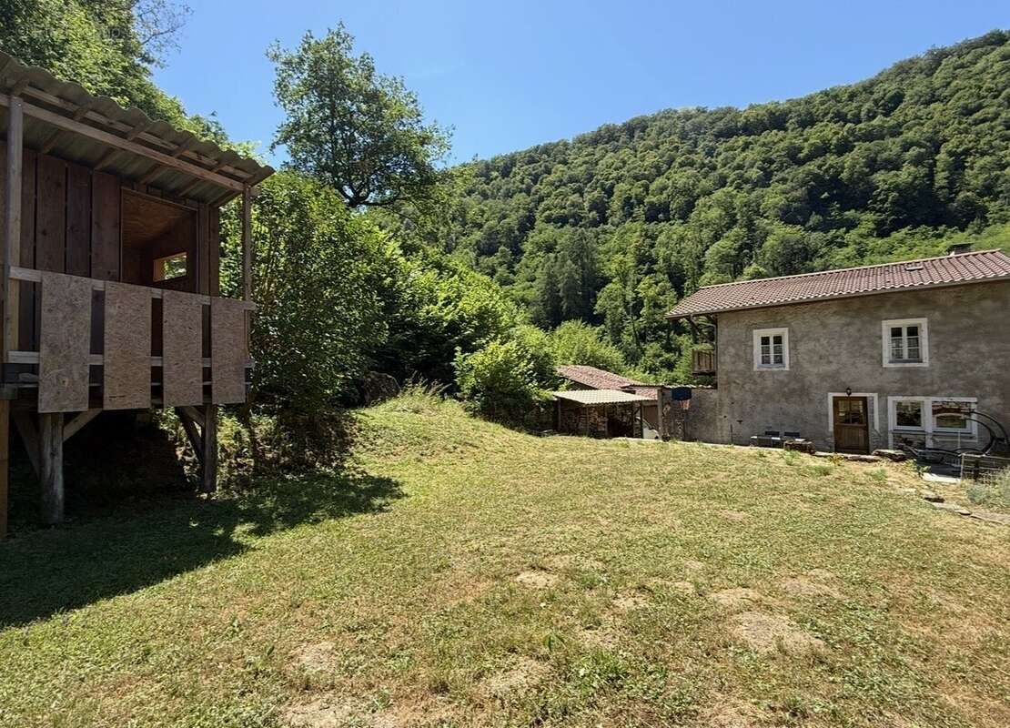 Maison à BOYEUX-SAINT-JEROME
