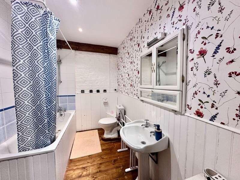 Maison en pierre de 244 m2 habitables avec chambres d'hôtes et 8500 m2 terrain à vendre CHAMP DU BOULT (14) - photo 16