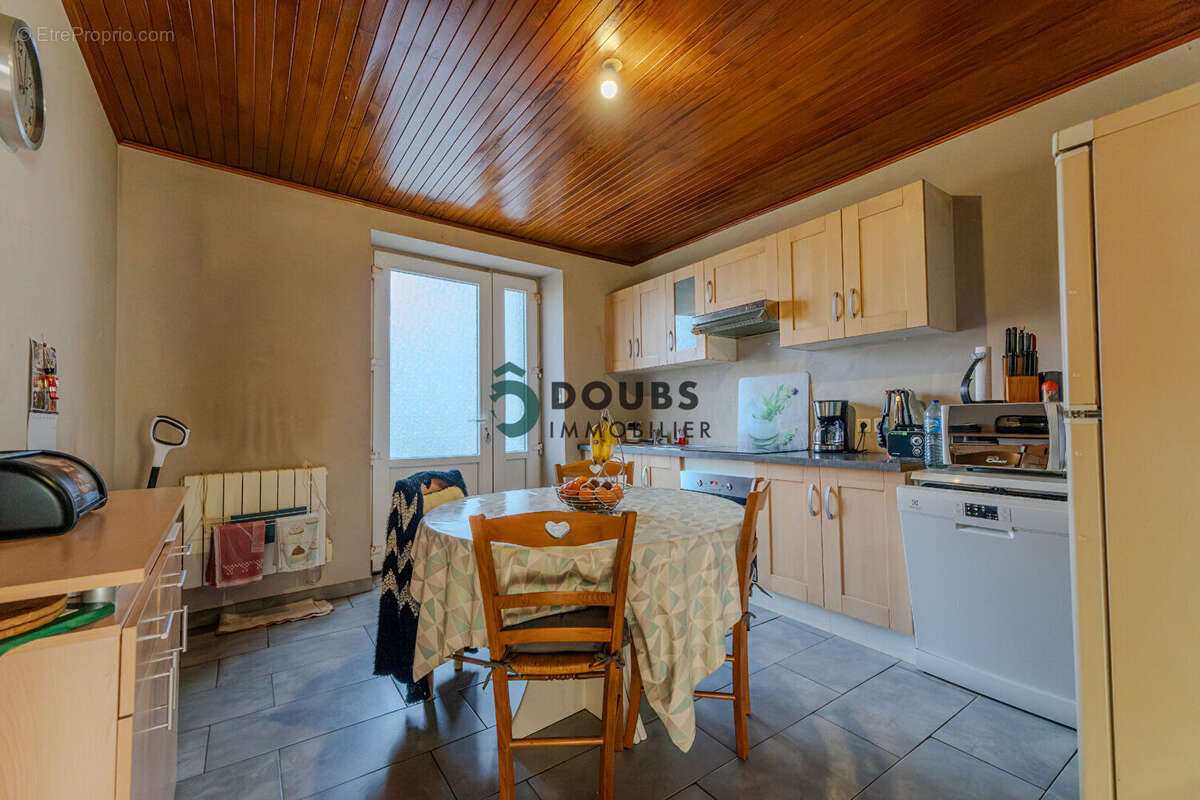 Appartement à VERCEL-VILLEDIEU-LE-CAMP