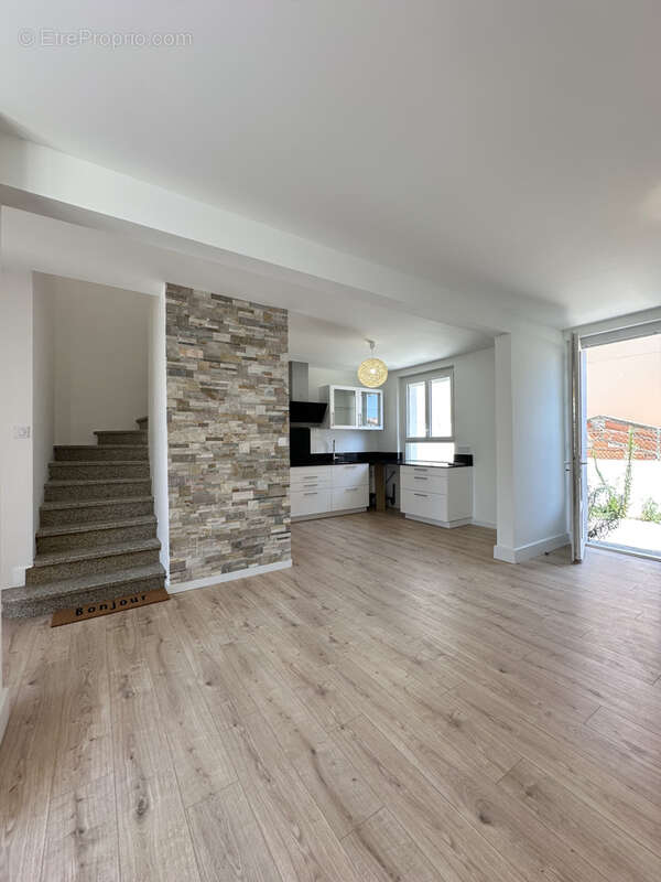 Maison rénovée, 3 chambres, terrasse - photo 5