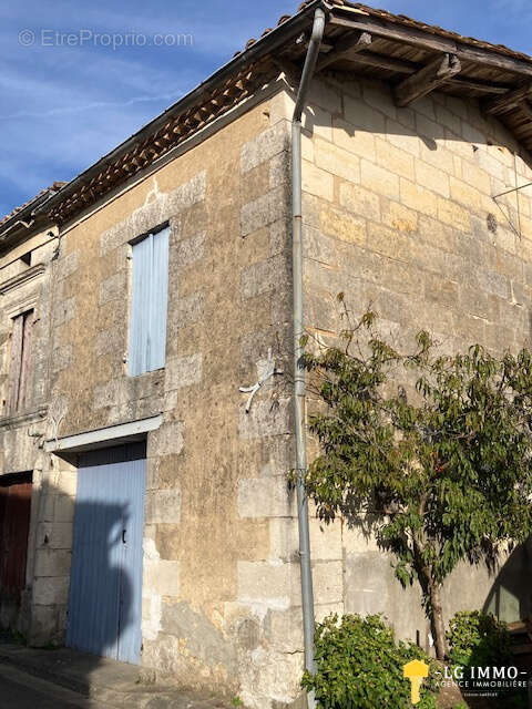 Maison à MONTLIEU-LA-GARDE
