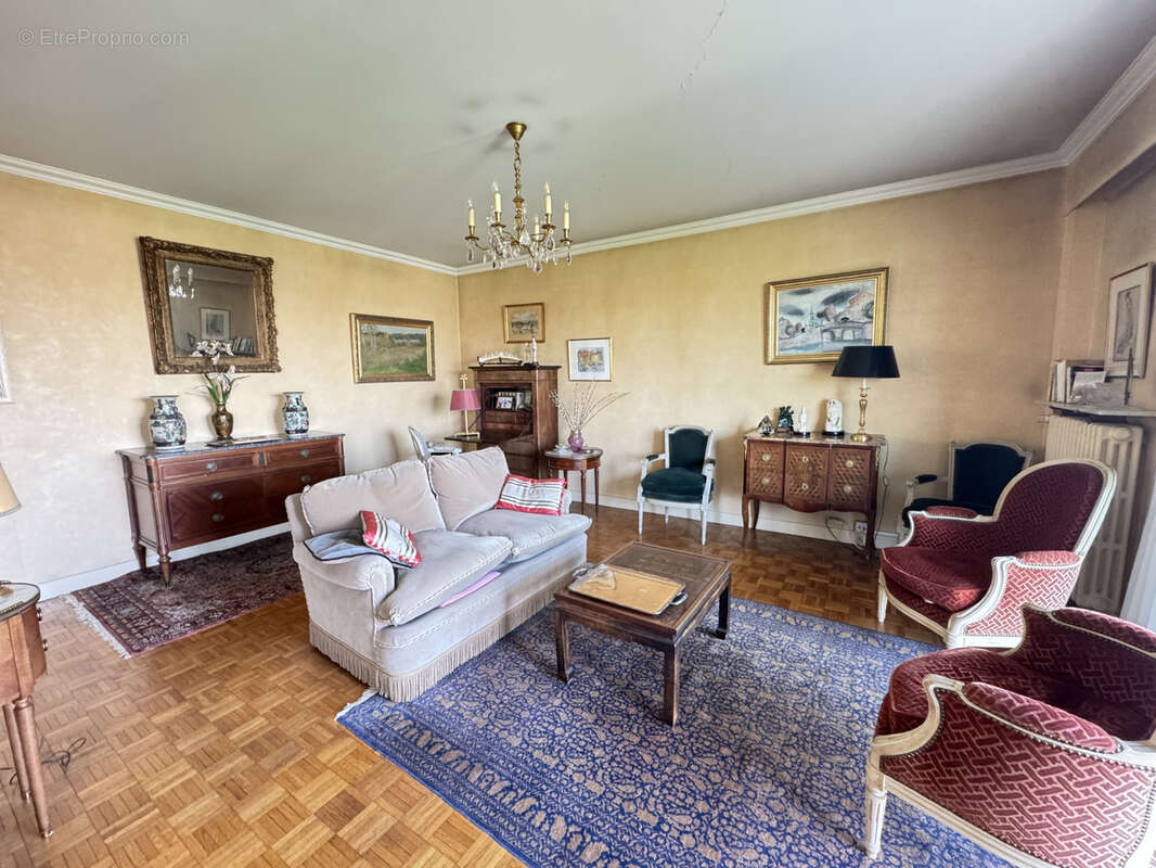 Appartement à SAINT-MAUR-DES-FOSSES
