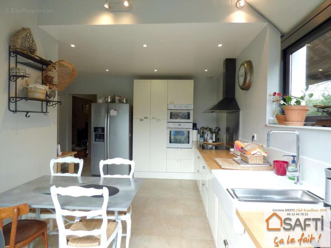 Maison 246 m² à Jouars-Pontchartrain  - photo 5