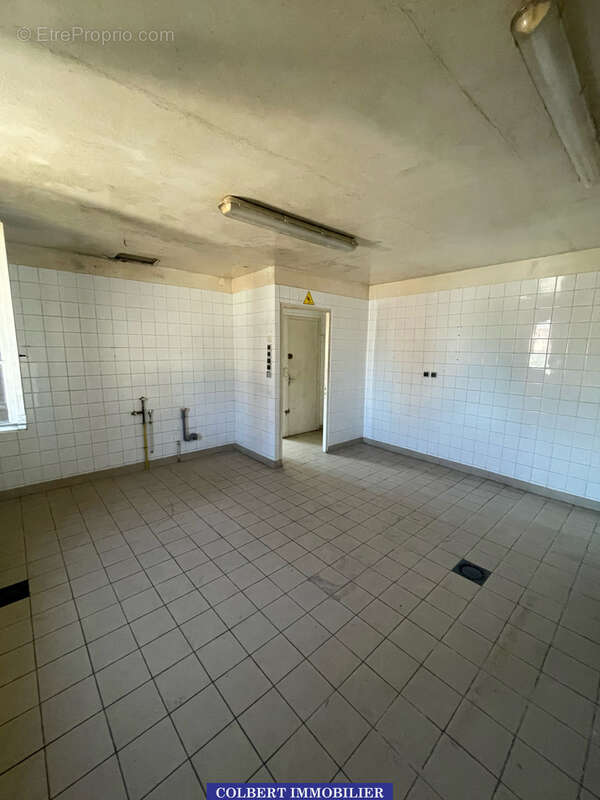 Coulanges-sur-Yonne   Immeuble de caractère avec fort potentiel de développement - photo 9