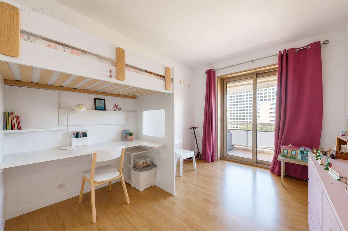 Appartement à MARSEILLE-6E