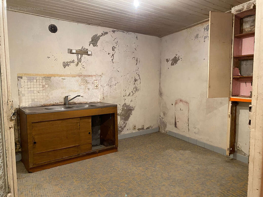 Maison à SAINT-DENIS-DE-GASTINES