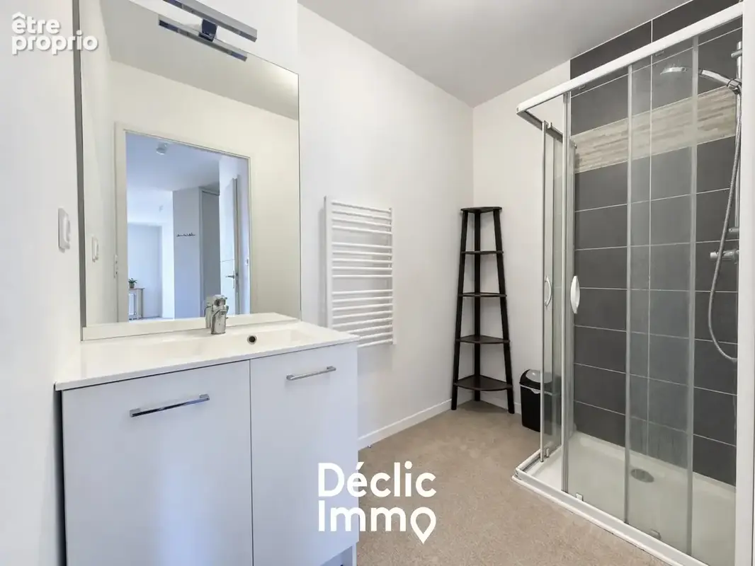 INVESTISSEURS - T3 loué avec balcon et deux parkings - photo 6