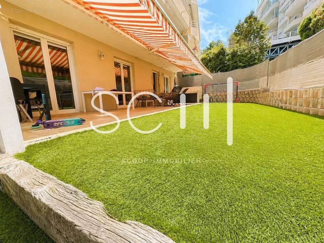 Appartement à SAINT-LAURENT-DU-VAR