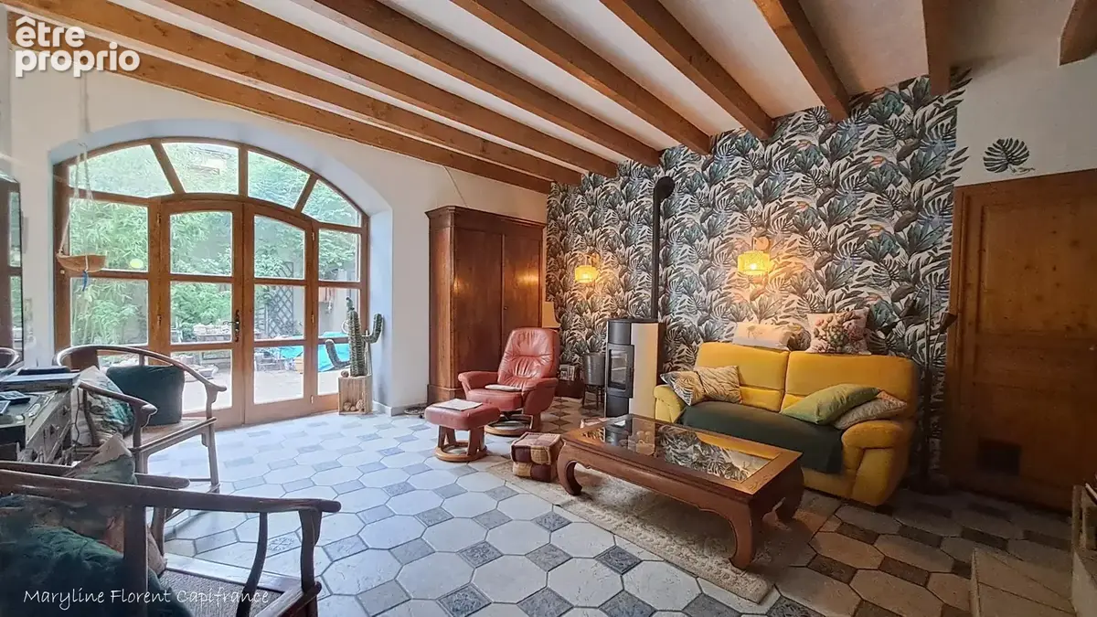 Bâtisse en pierre de 262 m², Cour, jardin cocon, garage & fort potentiel - photo 7