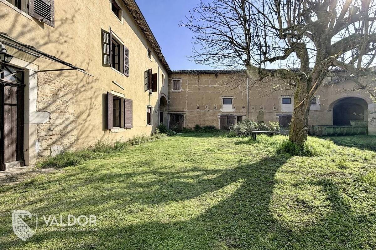 Appartement à JASSANS-RIOTTIER