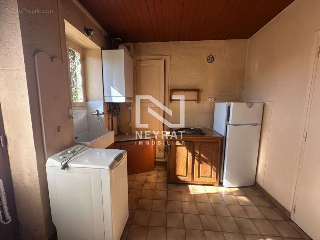 Maison Mitoyenne avec dépendance – Une belle opportunité au cœur de Vitry-en-Charollais - photo 3